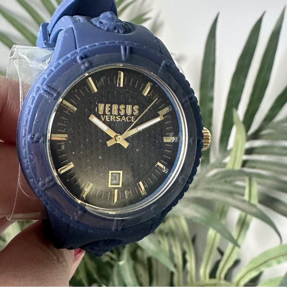 NWT Versace Versus Tokyo R Silicone Midnight Blue Silicone Watch with Case - Picture 7 of 7